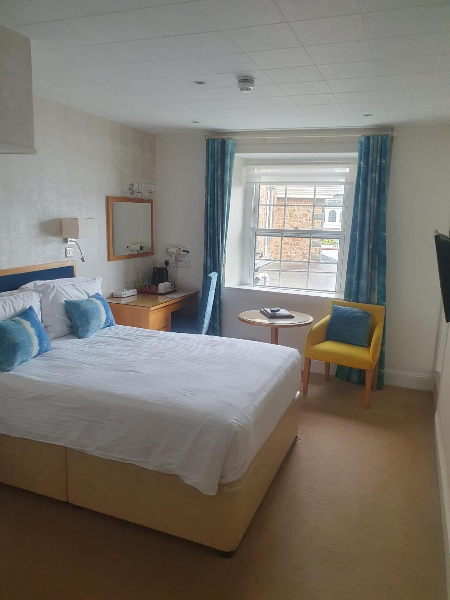 Best Western Moores Central Hotel Saint Peter Port Екстер'єр фото